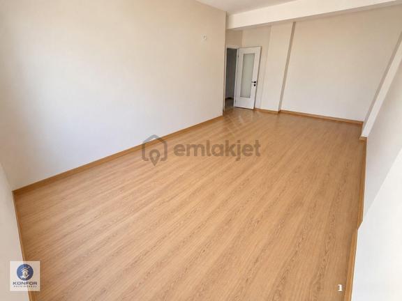 █ Konfor █ Küçükyalı'da Ön Cephe Sıfır Bina'da 2+1 90m² 2