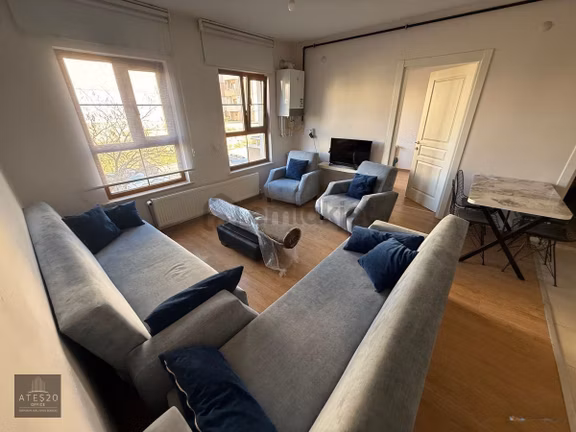Karahasanlıda, Eşyalı 2+1 Kiralık Arakat Asansörlü Fırsat Daire. 2