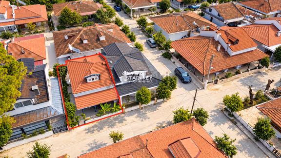 Kuşadası Nazilli Sitesinde 4+1, Tadilatlı, Bahçeli Yazlık Konut 2