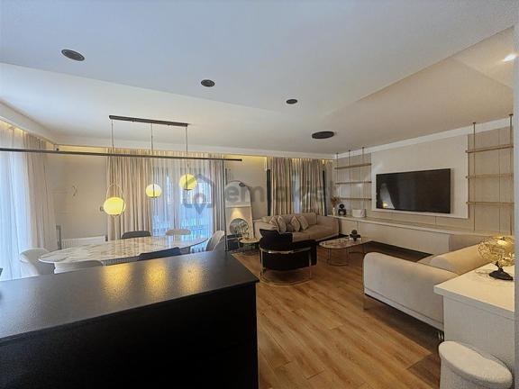 Çiğli Atatürk Mahallesi'nde Havuzlu Kiralık Eşyalı Bahçedubleksi 2