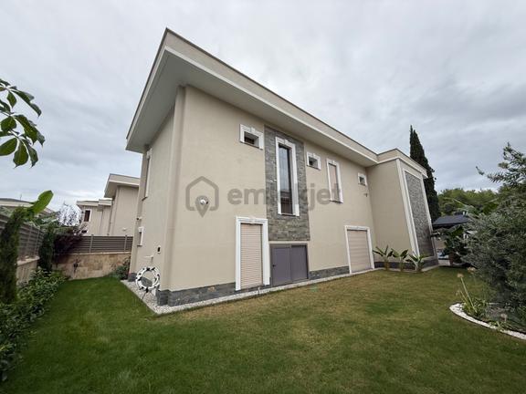 Kuşadası Yavansuda Satılık 500 Metre² Arsa Üzerınde 4 + 1 Vılla 2