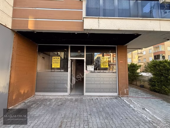Ümraniye Site Mah İşlek Cadde Üzeri 140m2 Satılık Dükkan. 2