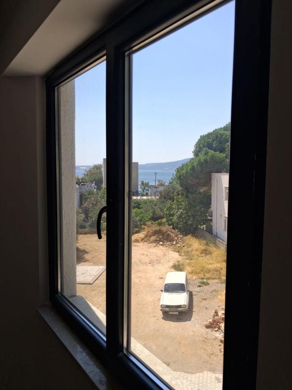 Erdek Tatlısu Büyükbakraçta Denize Yürüme Mesafesinde Satılık 1+1 Sıfır Daire. 1
