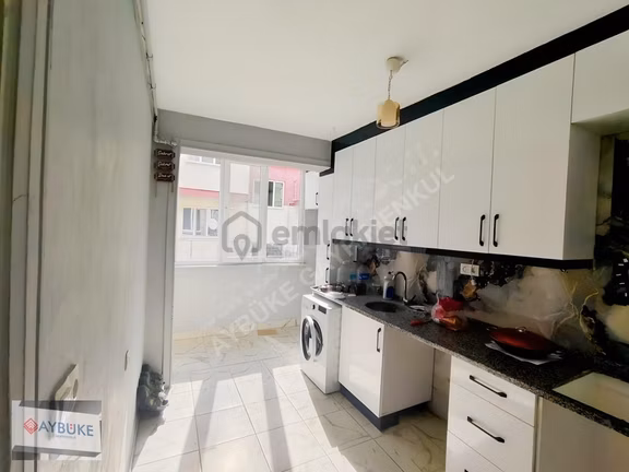 Fatihde Ara Kat Geniş 2+1 Arakat İçi Yapılmış Daire 1