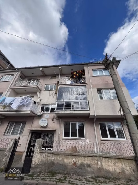 Altınemlaksatıyor Alibaba Karakolu Karşısı Kelepir Satılık Daire 1