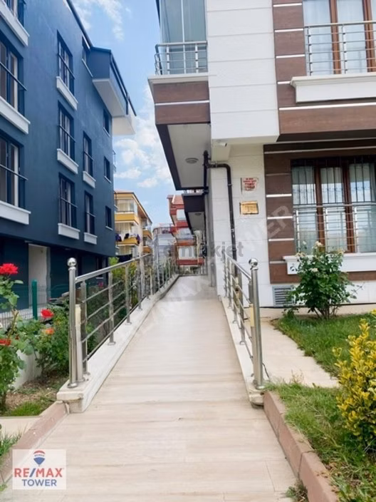Birlik Mahallesi 493.cadde'de Eşyalı 1+1 Kiralık Daire 1