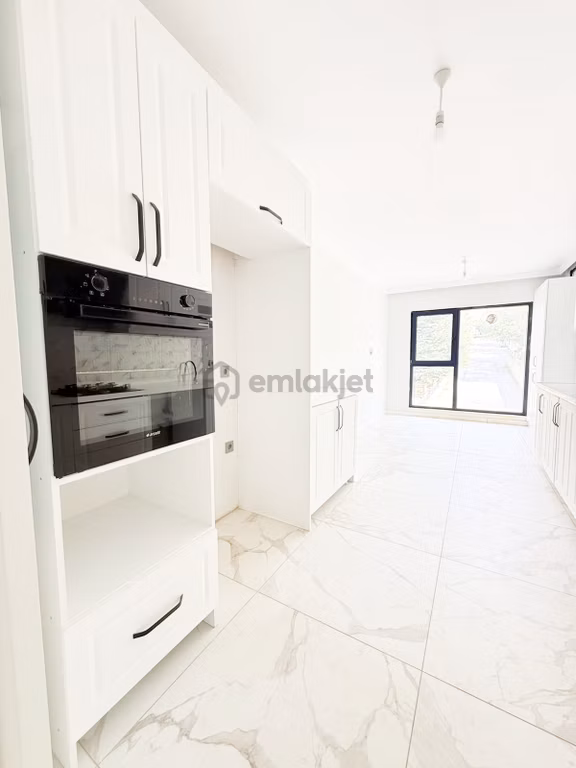 Muhteşem Lokasyonlu Giyinme Odalı Yerden Isıtmalı Lüx 4+1 Daire! 2