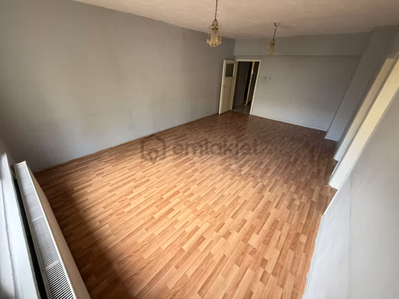 Es'astan İstasyon Mahallesinde 3+1 Okul Yakını Satılık Daire 1