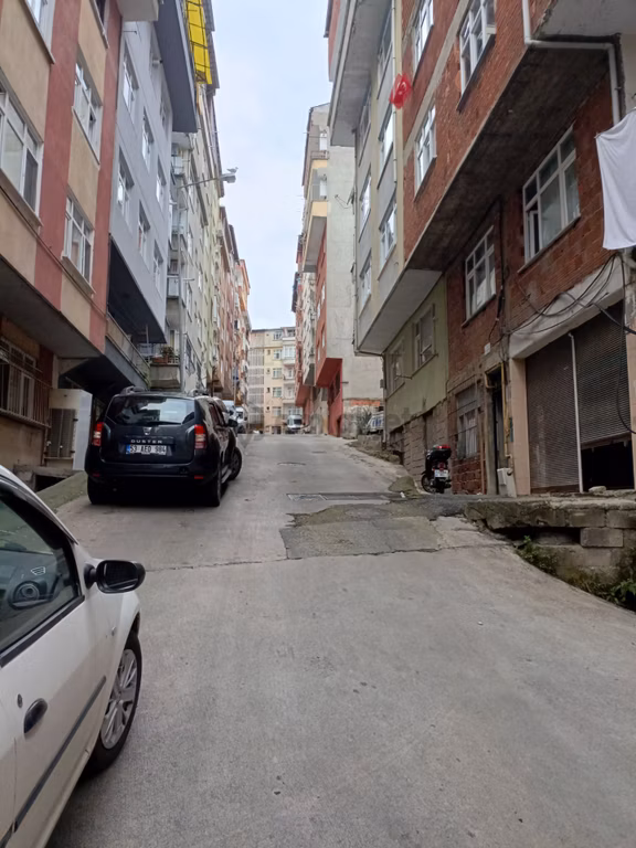 Yapıtürk Gayrimenkul’den Rize Merkez Tophane’de Satılık Bahçe Katlı 2+1 Daire 2