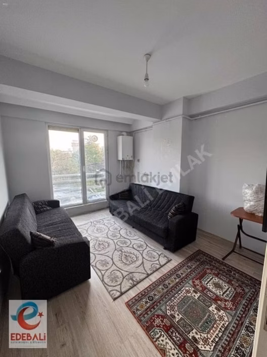 Eşyalı 1+1 Tertemiz Merkezde Dolmuş Güzergahında Kiralık Daire 2