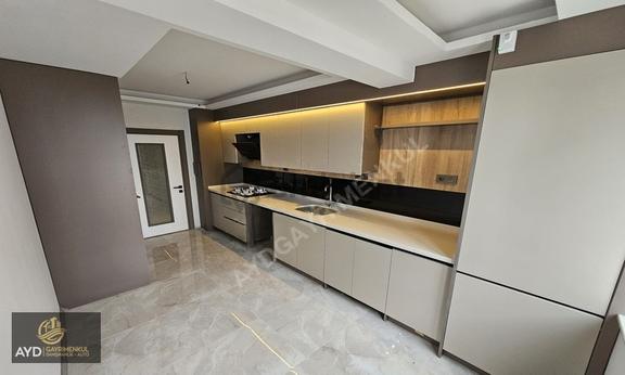 Ayd'den Satılık 2+1 Köşe Başı Park Cepheli Kilerli Lüks Daireler 2