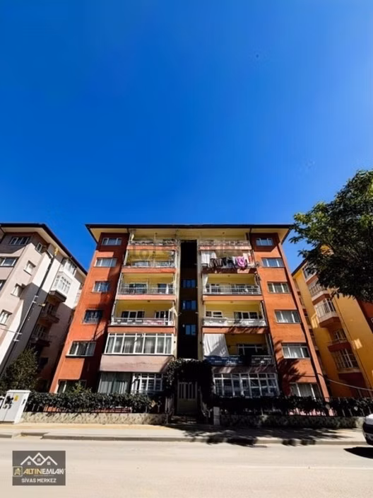 Altın Emlak'tan Mevlana'da 2+1 Kiralık Daire 1