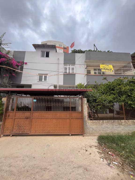 Cadde Üzeri Müstakil Konumda 3+1 Kiralık Daire 1