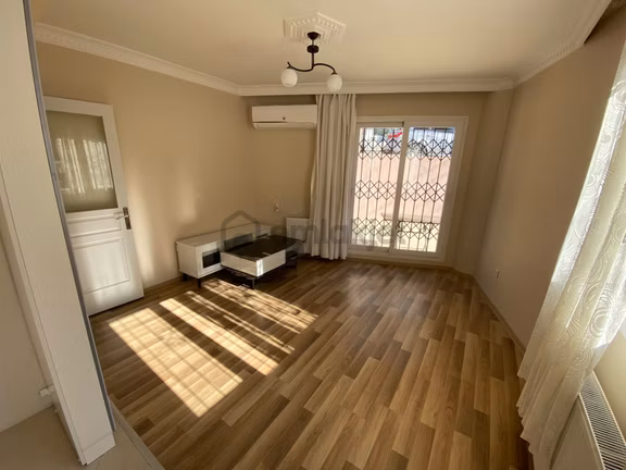 Acill Buca Adatepe Mah.de 2+1 75m2 Dgazlı A.mutfak Düzü Giriş Kat Satılık Daire 1