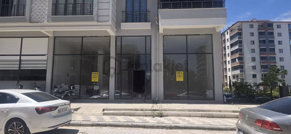 Kara Kavak'ta Kiralık 300 Metre Ruhsatta Çekme Kartı Bulunan Dük 2