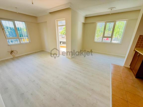Poyraz'dan Kanal Mh'de Kiralık 2+1 80m2 Zemin Kat Daire 2