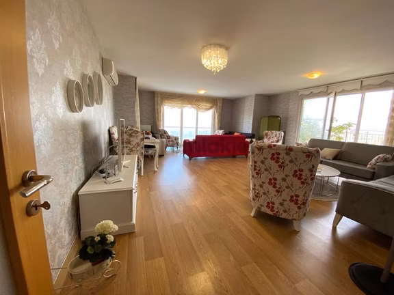 Deniz Manzaralı Villa Tadında 3+1 Behçe Katı Site İçerisinde 2