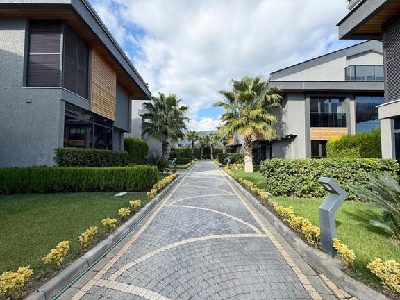 ▀güç'ten Deniz Manzaralı Otoparklı & Yüzme Havuzlu Lüx 4+1 Villa 2