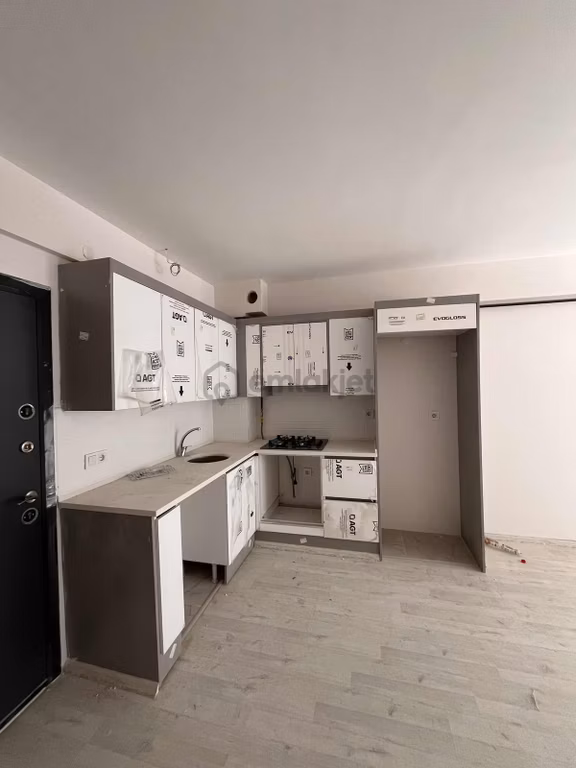 Muradiye Mah 2+1 Sıfır Ara Kat Daire Ana Cadde Üzerinde 1