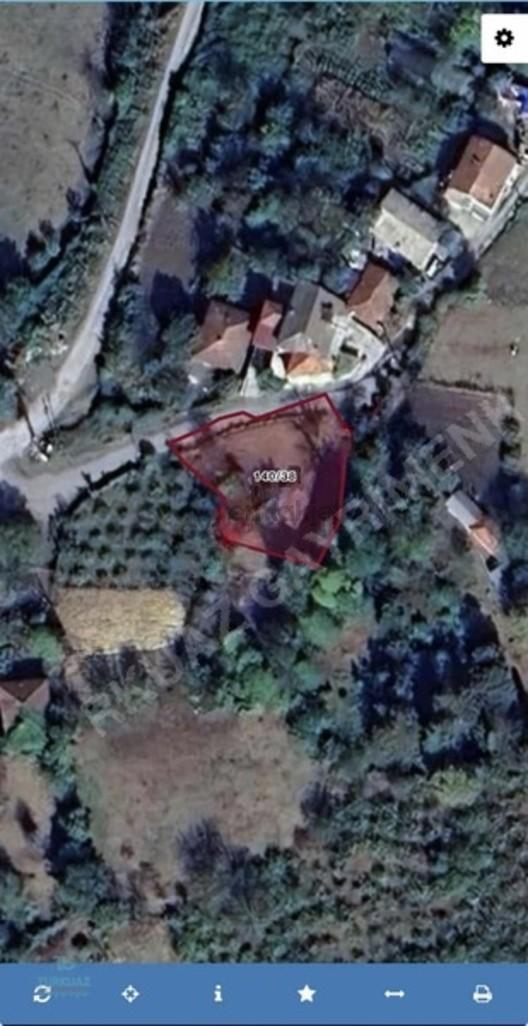 Kutlubeyyazıcılarda Satılık Villa İmarlı Köşe Parsel 1