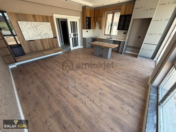 Bağlıca Mah.cadde Cepheye Çift Bahçeli 4+1 Satılık Villa 2