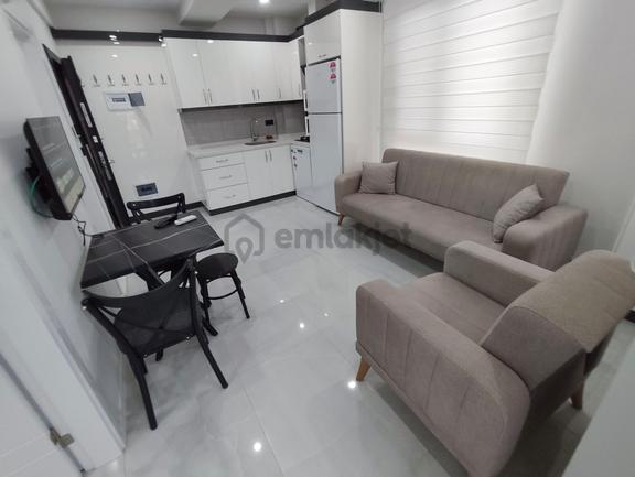 Şehir Hastanesi Girişine Sadece 20 Metre Mesafede, Full Eşyalı, Lüks 1+1 Daire! 1