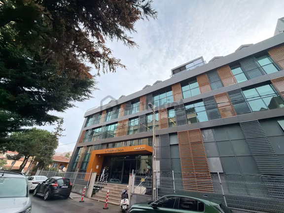 Office İn Maltepe'de 180m2 Teraslı Prestijli 4+1 Kiralık Ofis 1