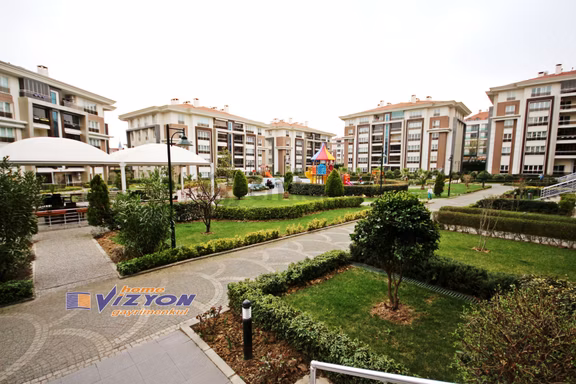 Home Vizyon Bahçelievler Yenibosna Site İçinde Kiralık Lüx Peyzaj Manzaralı 3+1 Daire. 2