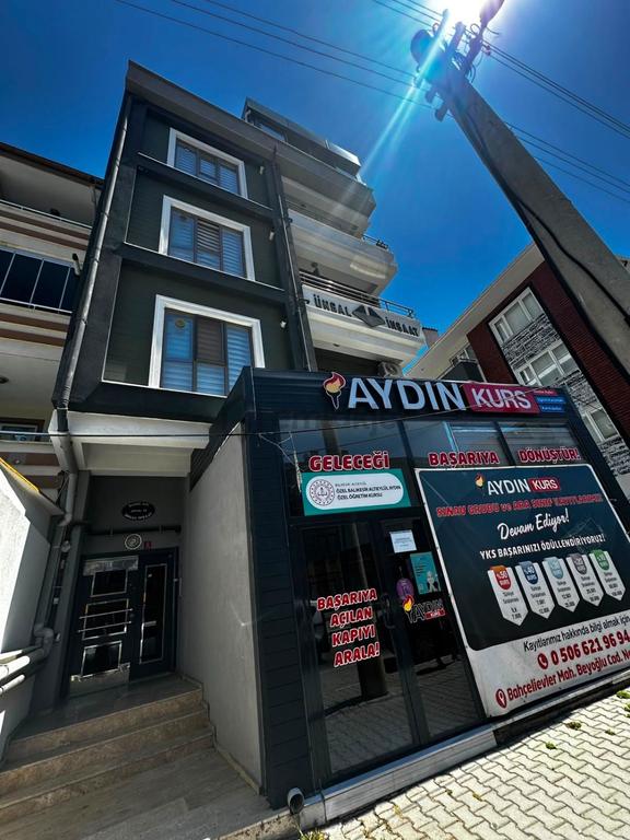 Remax Mid'den 100.yıl Teknik Lise Caddesi Üzerinde 2+1 Satılık Daire 1