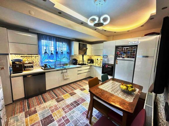 Villalar Bölgesinde 5+1 Satılık Müstakil Triplex 1