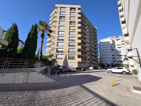 Karşıyaka Trioevler Sitesinde Satılık 3+1 165 M2 Daire Kanıt Eml 1