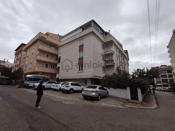 Gebze Barış Mahallesinde Geniş Aileler İçin İdeal Satılık 5+2 Daire 2