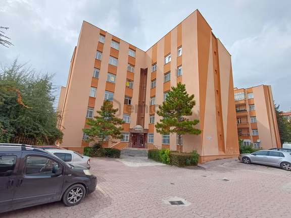 Emrah Çiftci'den Selçuklu Işıklar Mah.selikent Sit.satılık Arakat 3+1 Bakımlı Daire 1