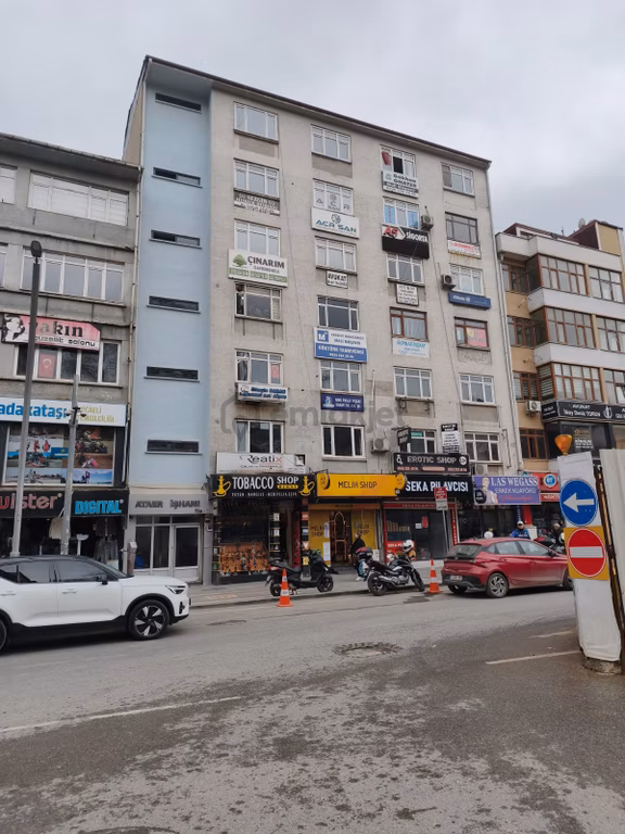 Cb-mark'tan İzmit Cumhuriyet Parkı Karşısı Satılık Ofis 1