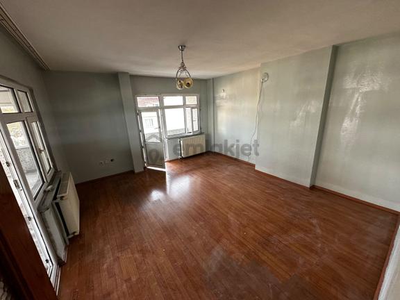 İstasyon Mah'de Kalp Damar Hastanesi'ne 50m² Aile Apartmanın Da 2