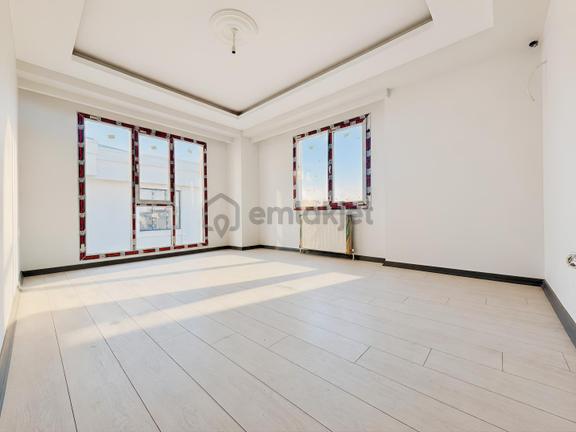 Mahmutbey Caddesi,sıfır,2+1,k.otoparklı,9.kat,arakat 1