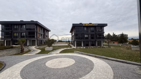 Çorlu Emlaklar Bölgesinde Kiralık 1+1 Sıfır Daire | Kış Bahçeli 1