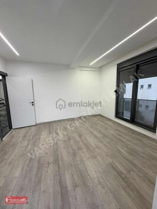Zemin Parasına Katta Sıfır İskanlı Satılık Daire 2