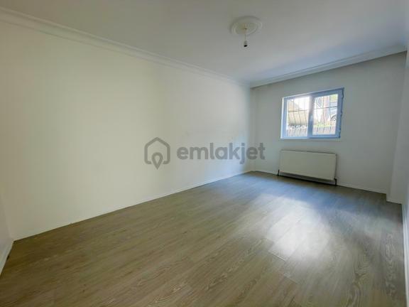 Ümitova Caddesinde Asansörlü Güney Doğu Cephe 4+1 2