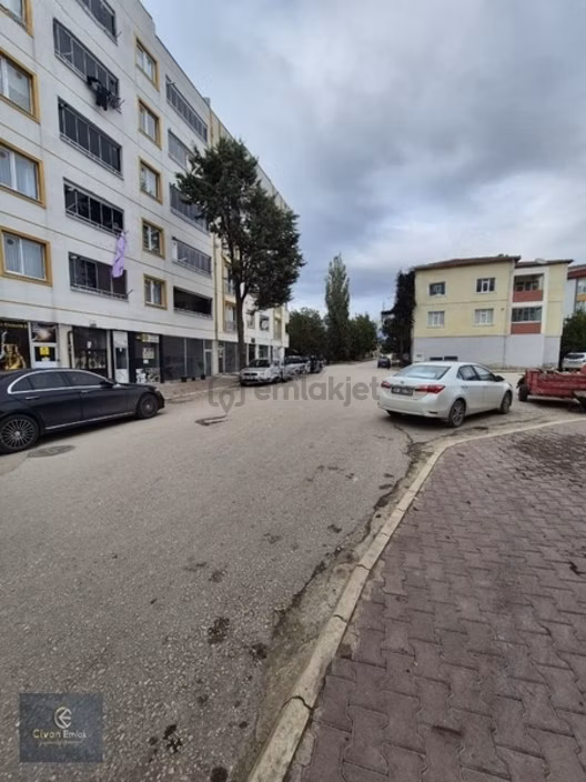 Civan Emlaktan Suluova Yeni Mahalle'de Satılık Dükkan 2