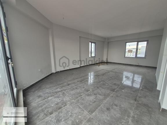 Şaşmaz Merkezde Cadde Üzeri Katta Kiralık 1