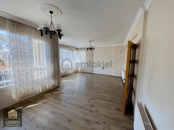 Acil Atatürk Mahallesi'nde Satılık 145 M2 3+1 Daire 2