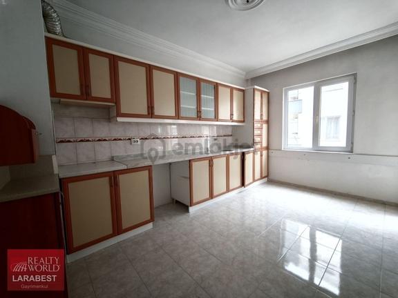 Muratpaşa Fener Mahallesinde 3+1 Arakat Geniş Kiralık Daire 2