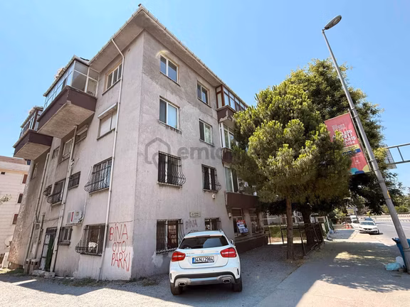 Yeşilköy Havuzlu Kavşağı Üzerinde Kiralık 1+1 Ofis 1