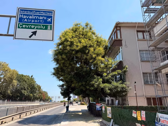 Yeşilköy Havuzlu Kavşağı Üzerinde Kiralık 1+1 Ofis 2