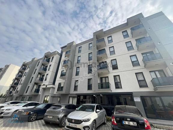 Almina'dan Ada Plus Sıtesın'de 2+1 Kiralık Daire 1