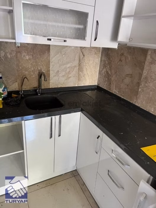 Kuşadası Cumhuriyet Mahallesinde Kiralık Dükkan 2