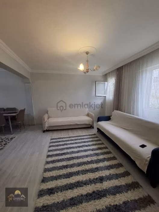 Kuşadası Merkezde Eşyalı Kiralık 2+1 Daire 2