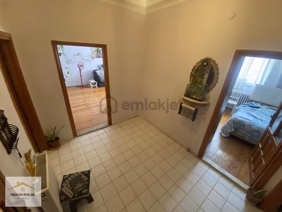Hakan Emlak'tan Esnafevlerde Kiralık 3+1 Daire 2