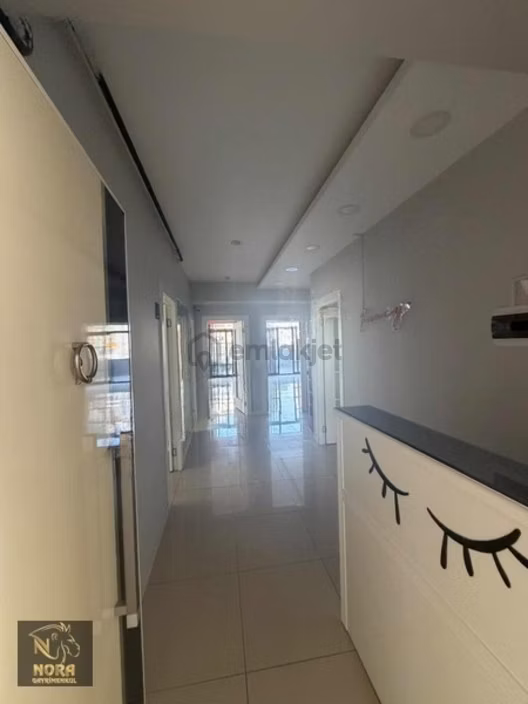 Ünv Caddesinde Geniş 3+1 Kiralık Ofis 2